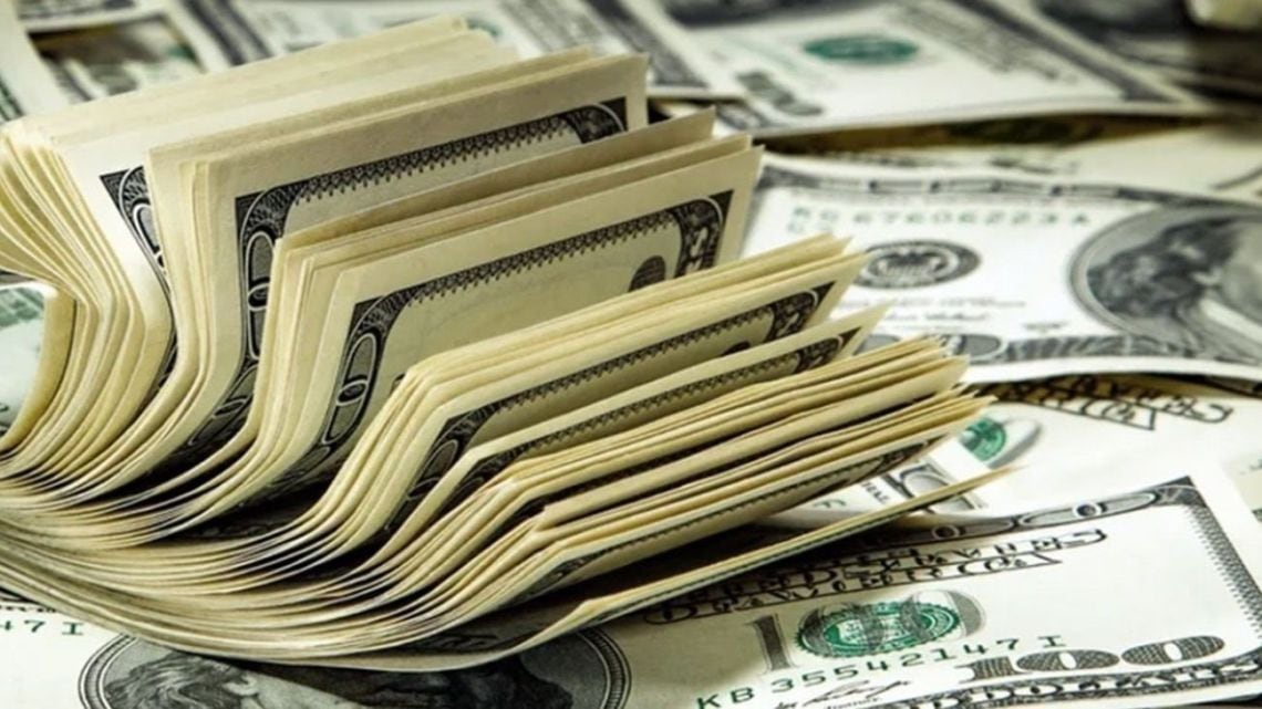 La cotización del blue trepó cinco unidades y se posicionó en 1.565 pesos para la venta en la segunda rueda de la semana