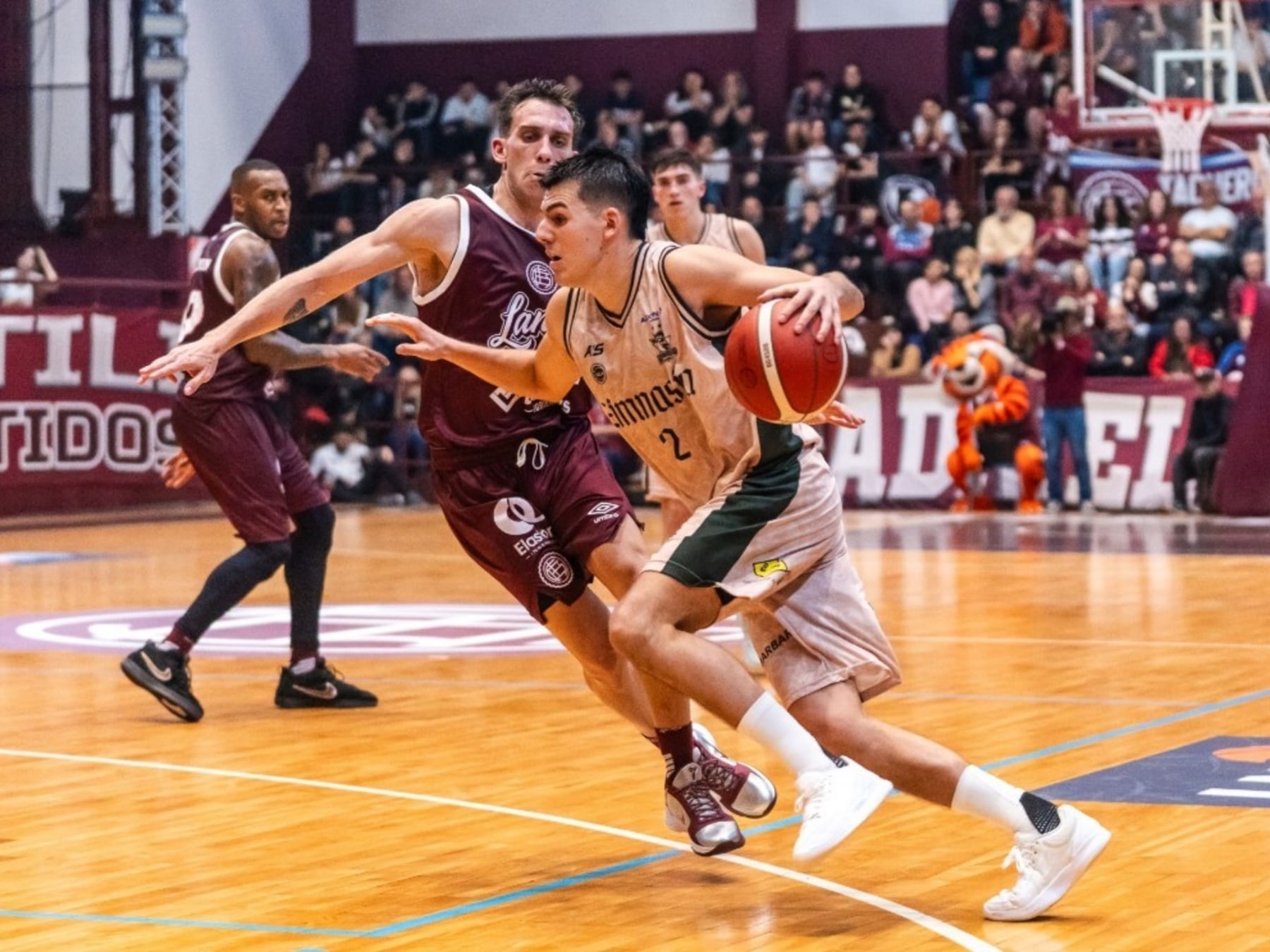 Gimnasia avisó desde el primer cuarto y se llevó el debut ante Lanús por 92-74