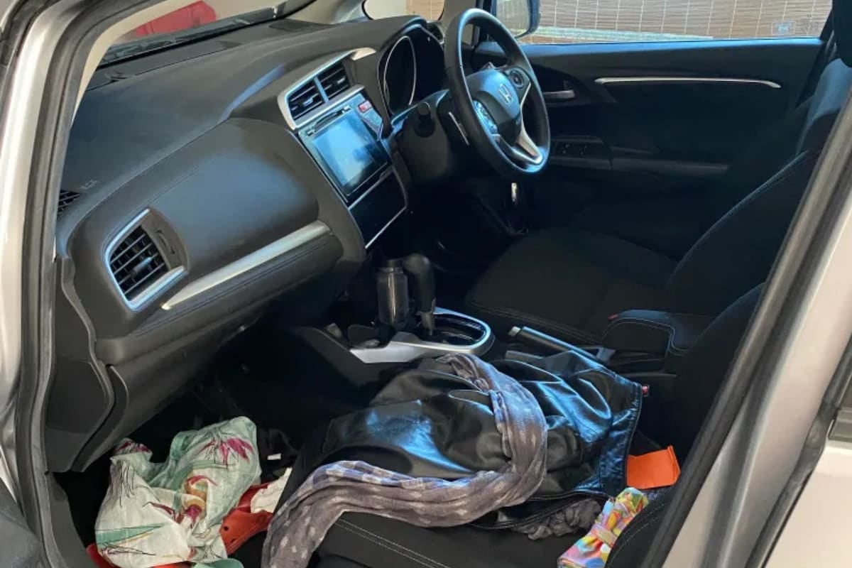 El interior del auto como espejo de la rutina: lo que dice el hábito de limpiar y lo que no conviene leer