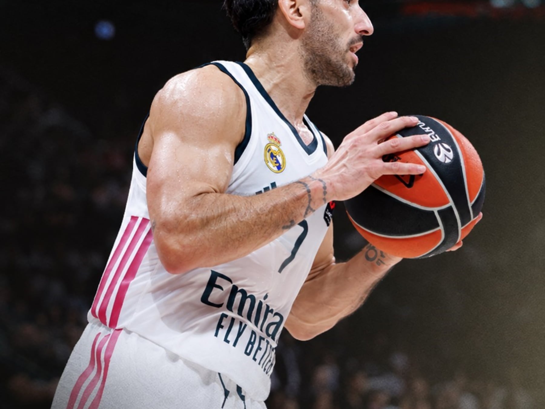 El Madrid se comió una desventaja de 22 puntos y terminó masticando la tercera caída en la Euroliga