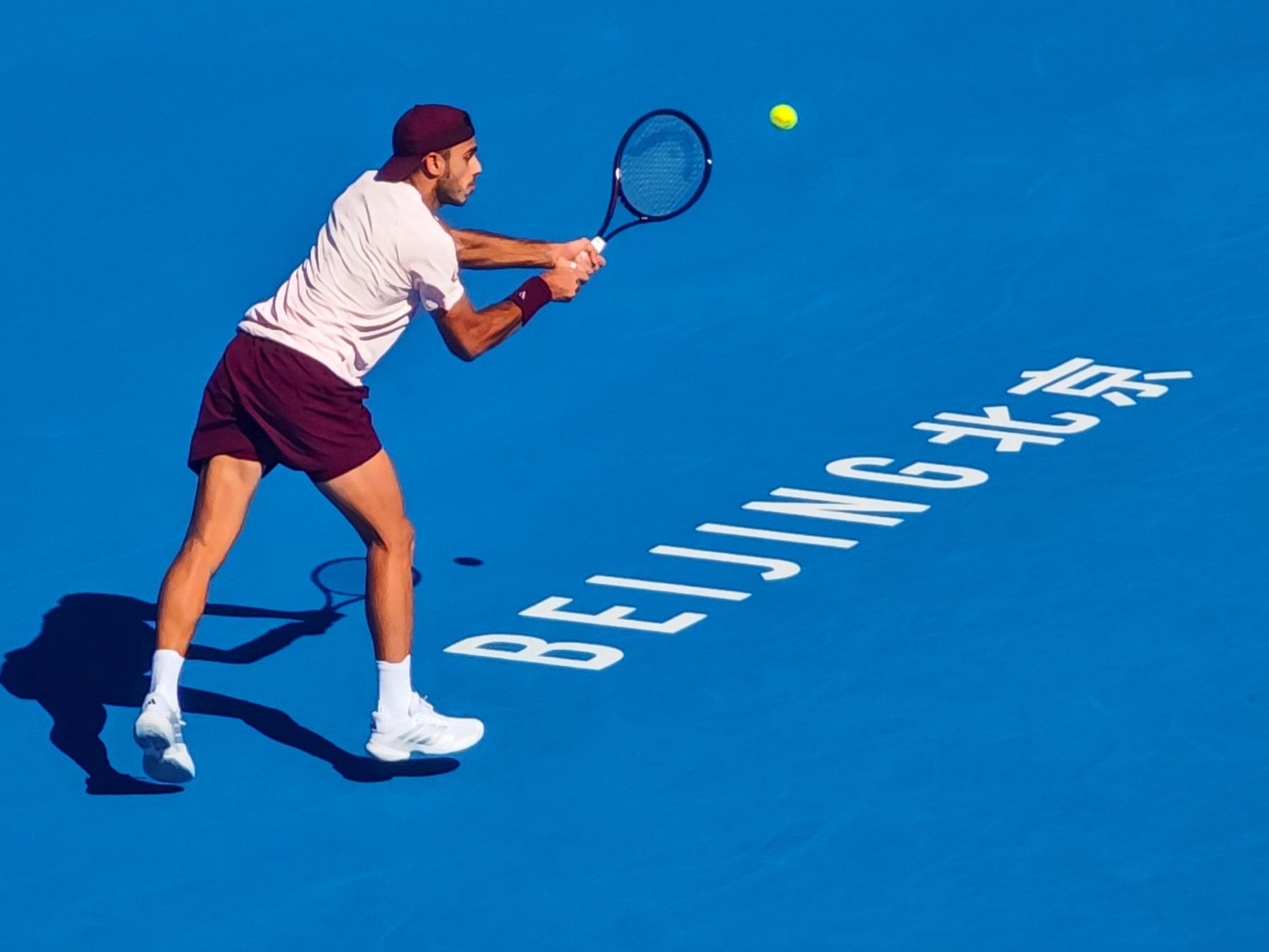 Cerúndolo sigue de racha en Pekín y va por Medvedev en cuartos