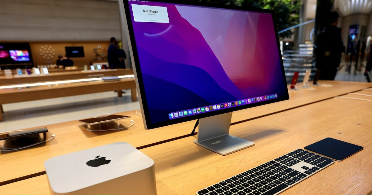 Adiós a los modelos de Apple Intelligence: cómo recuperar hasta 12 GB en tu Mac con una herramienta gratuita y gratuita de la mano de Om Lahore