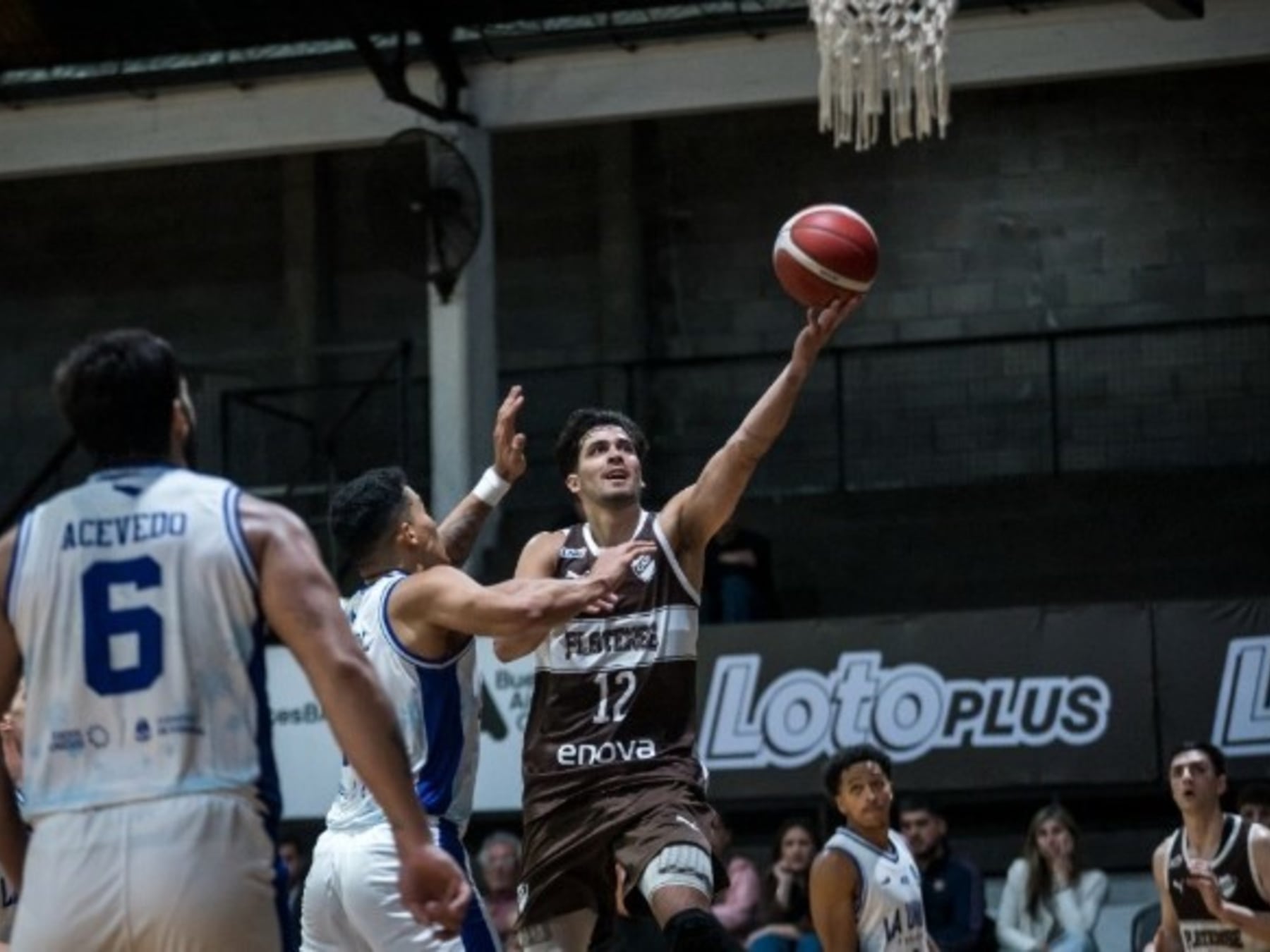 La Unión se sacó la espina del debut y se llevó un triunfoazo de Vicente López