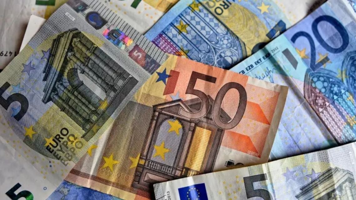 El euro blue retrocedió $6 y se posicionó en $1.832,75 para la venta en la rueda del viernes