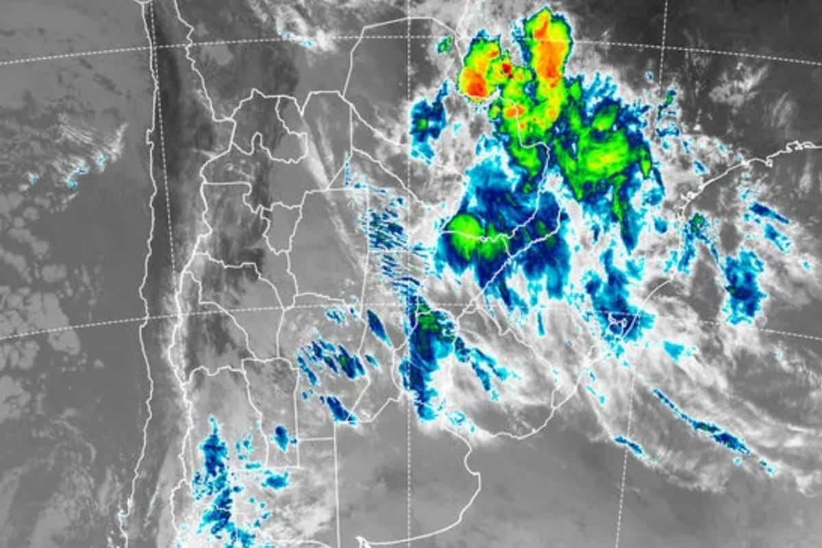 El finde largo llega con paraguas el sábado y sol a partir del domingo: cómo armarse para no mojarse