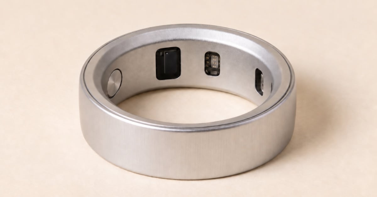 Un anillo por 99 dólares reúne a cinco asistentes de inteligencia artificial bajo un mismo botón