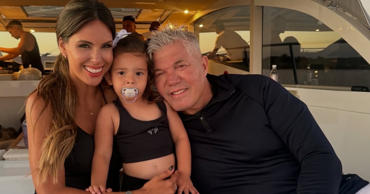 Sarah Burlando ya tiene pasaporte europeo y Barby Franco lo celebra como si fuera un gol en tiempo de descuento
