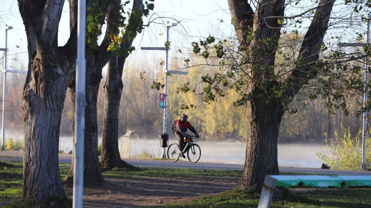 Un sábado para salir con bufanda: Neuquén arranca el fin de semana bajo cero y con ráfagas que harán tiritar