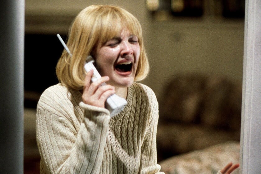 La escena inaugural de Scream que cambió al slasher moderno: lágrimas reales, marketing calculado y un director que sabía dónde apretar