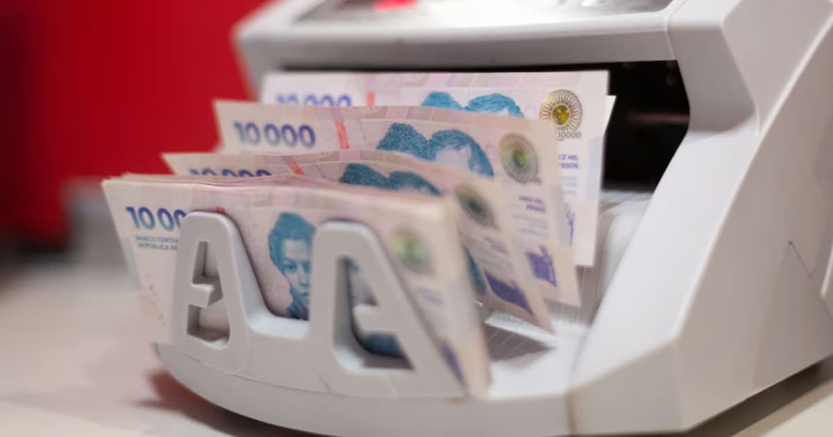 Los bancos están obligados a canjear billetes deteriorados a cualquier persona, según el Banco Central