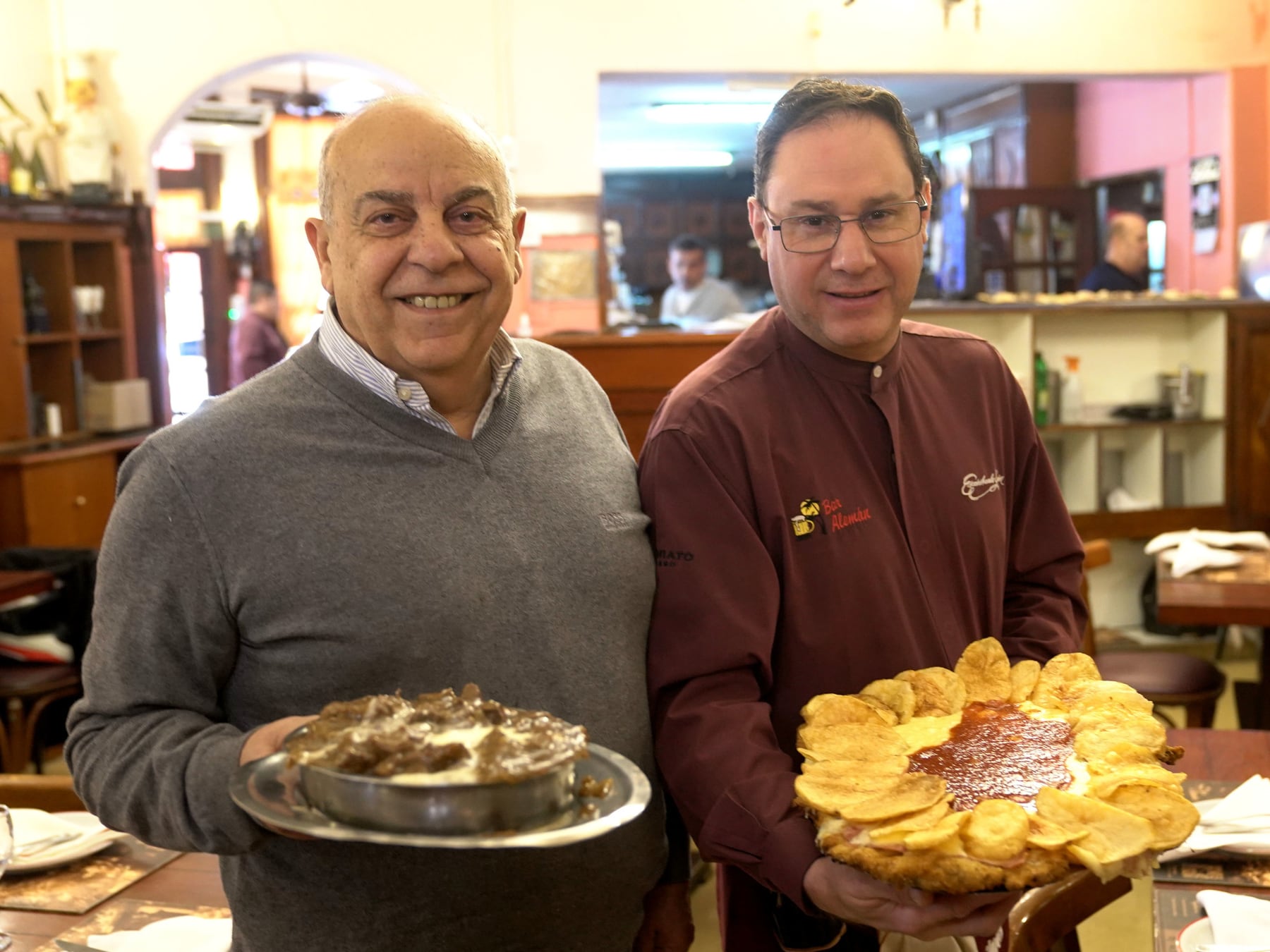 Un bodegón de Villa Devoto que lleva más de un siglo abierto y despacha cerca de mil milanesas por mes