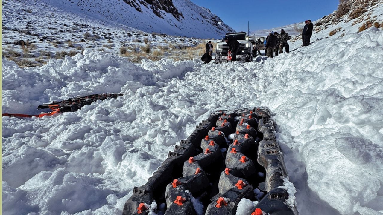 El Carqueque, la huella olvidada que cruza la Payunia mendocina entre castillos de piedra y pasos de nieve