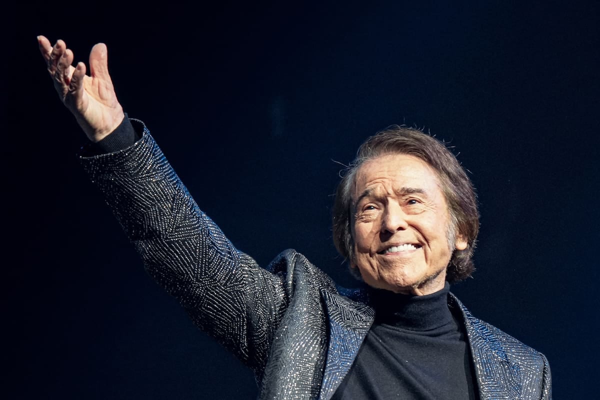 Raphael vuelve al Gran Rex con su gira aniversario y de la mano de una serie biográfica