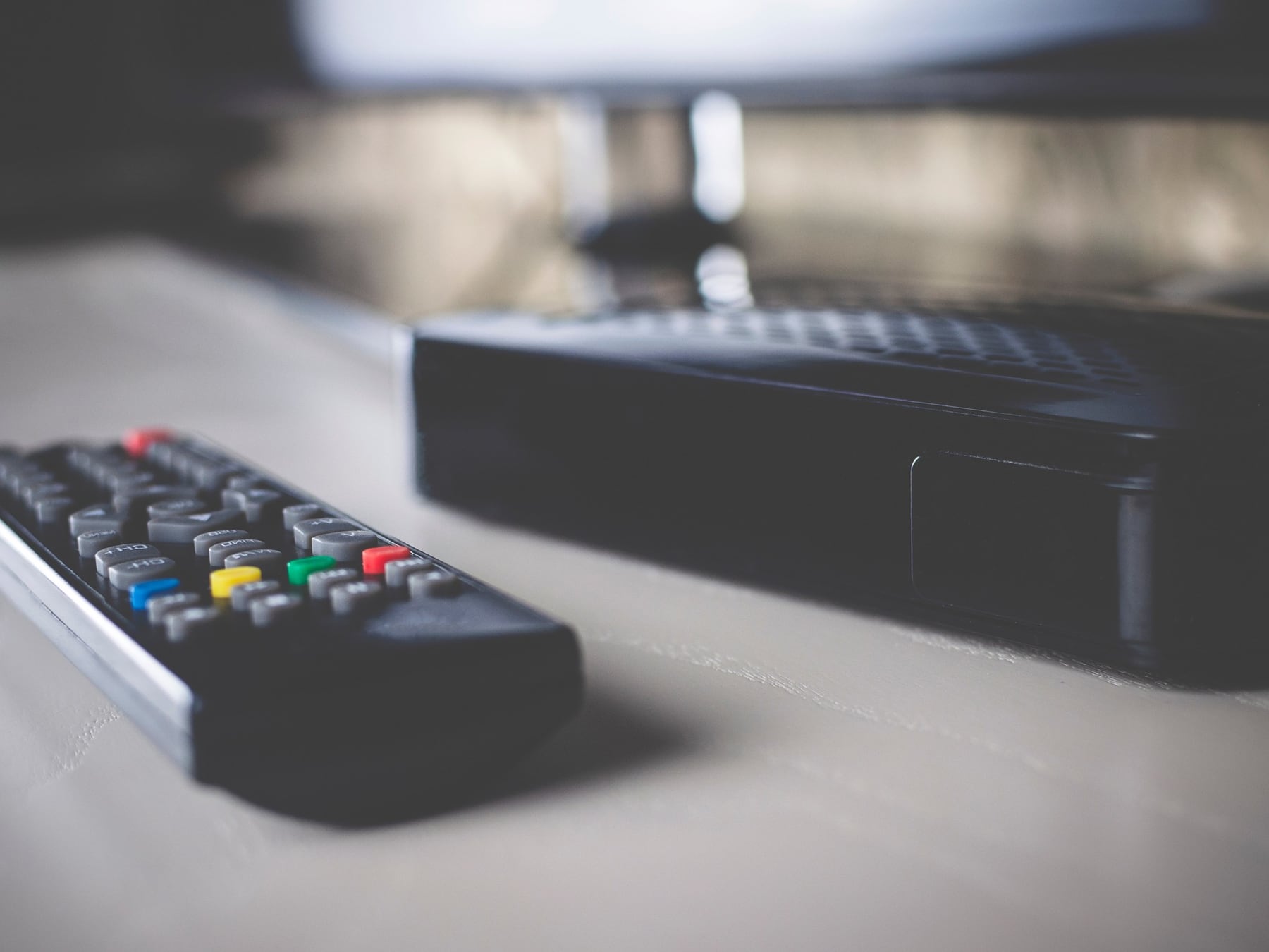 Una TV box comprada en Chile llegó a Buenos Aires con malware en el firmware: podía robar contraseñas y usar la conexión del hogar