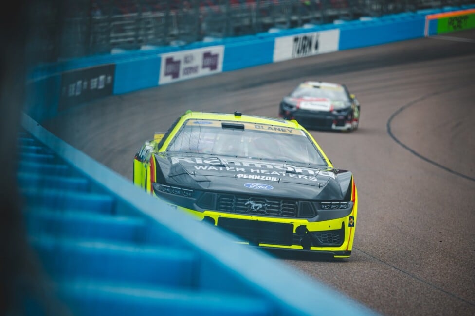 Blaney se adueñó de la pole en Phoenix y a Larson se le complica la carrera clave del Chase