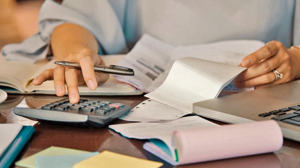 La mora familiar se mantuvo cerca del 13% en agosto y duplicó el registro de 2025