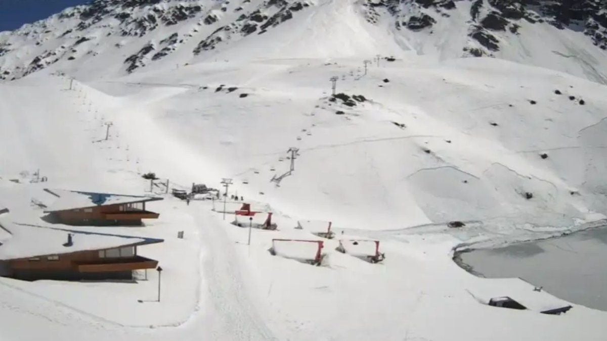 Avalancha en la cordillera chilena dejó tres muertos y cuatro heridos en una zona no habilitada