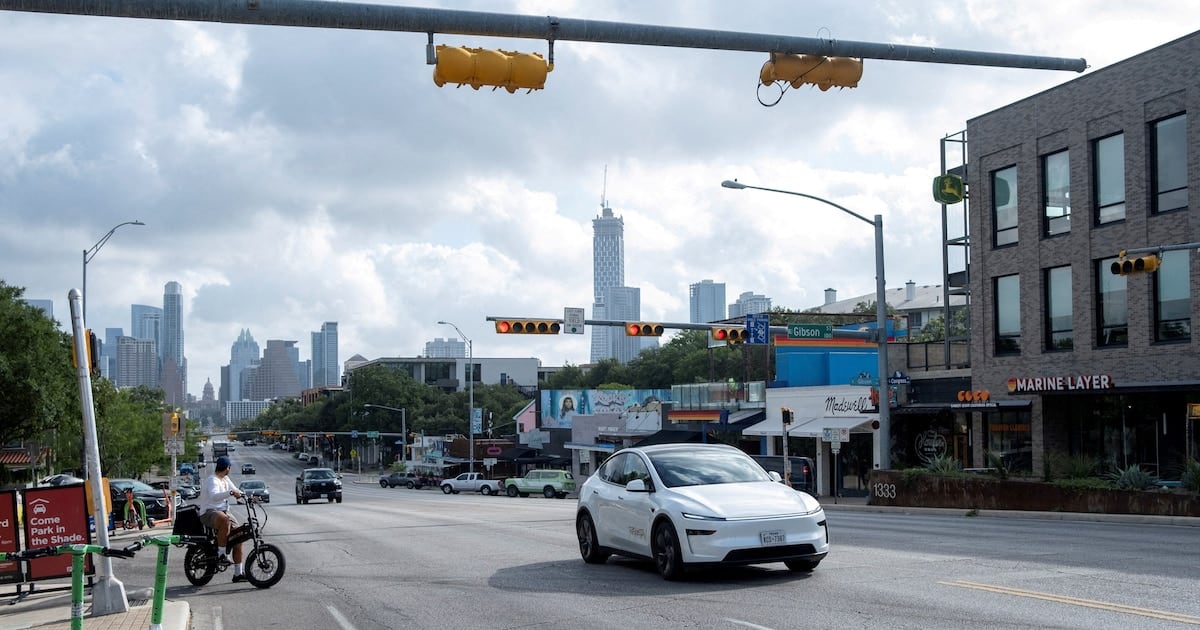 La parálisis del Congreso habilita un mosaico regulatorio para los robotaxis en las ciudades de Estados Unidos