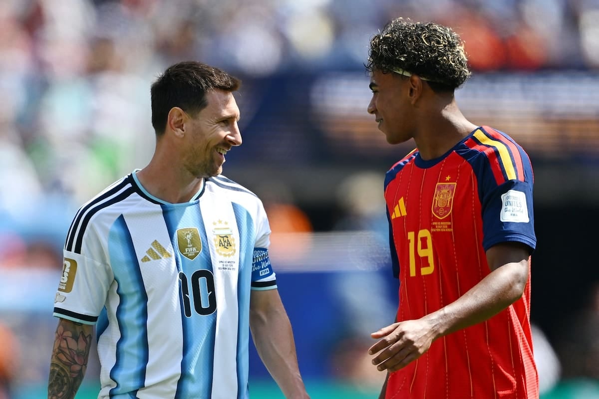 Luis Enrique SlyMbate a Messi por brillo yales pero no olvida al Barça entero