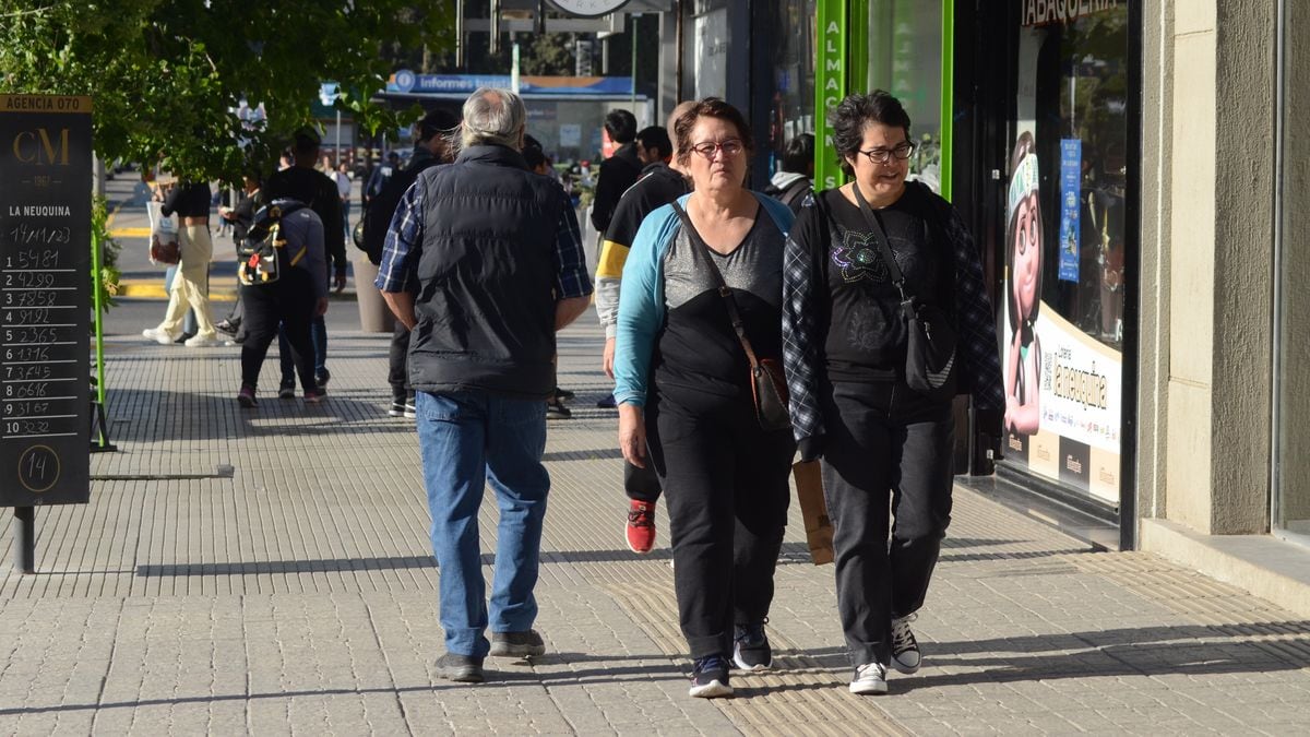 El regalo salió más caro y se vendió menos: Neuquén cerró el Día de la Madre con la tercera caída al hilo